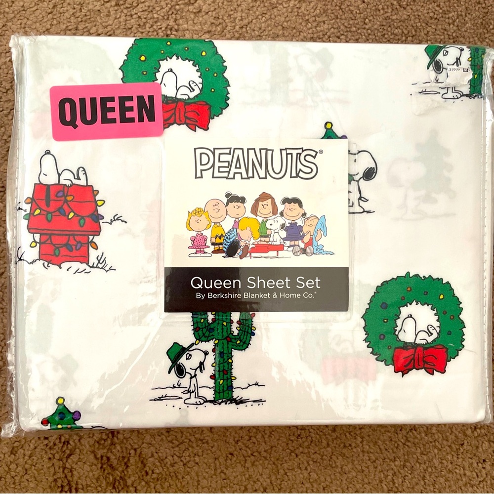 4pc Berkshire Peanuts QUEEN Christmas Sheet Set Snoopy Woodstock Cactus Wreath